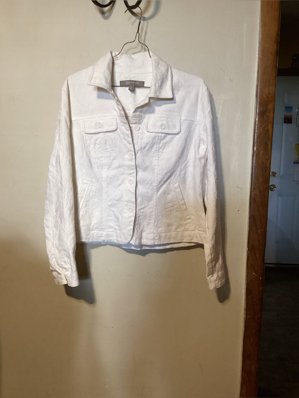 Women’s Croft and Barrow White Button-Front Textured Jean Jacket Sz S